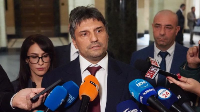 В корумпираните служители на ДАИ открили над 43 хил. евро и 5000 лв. в брой